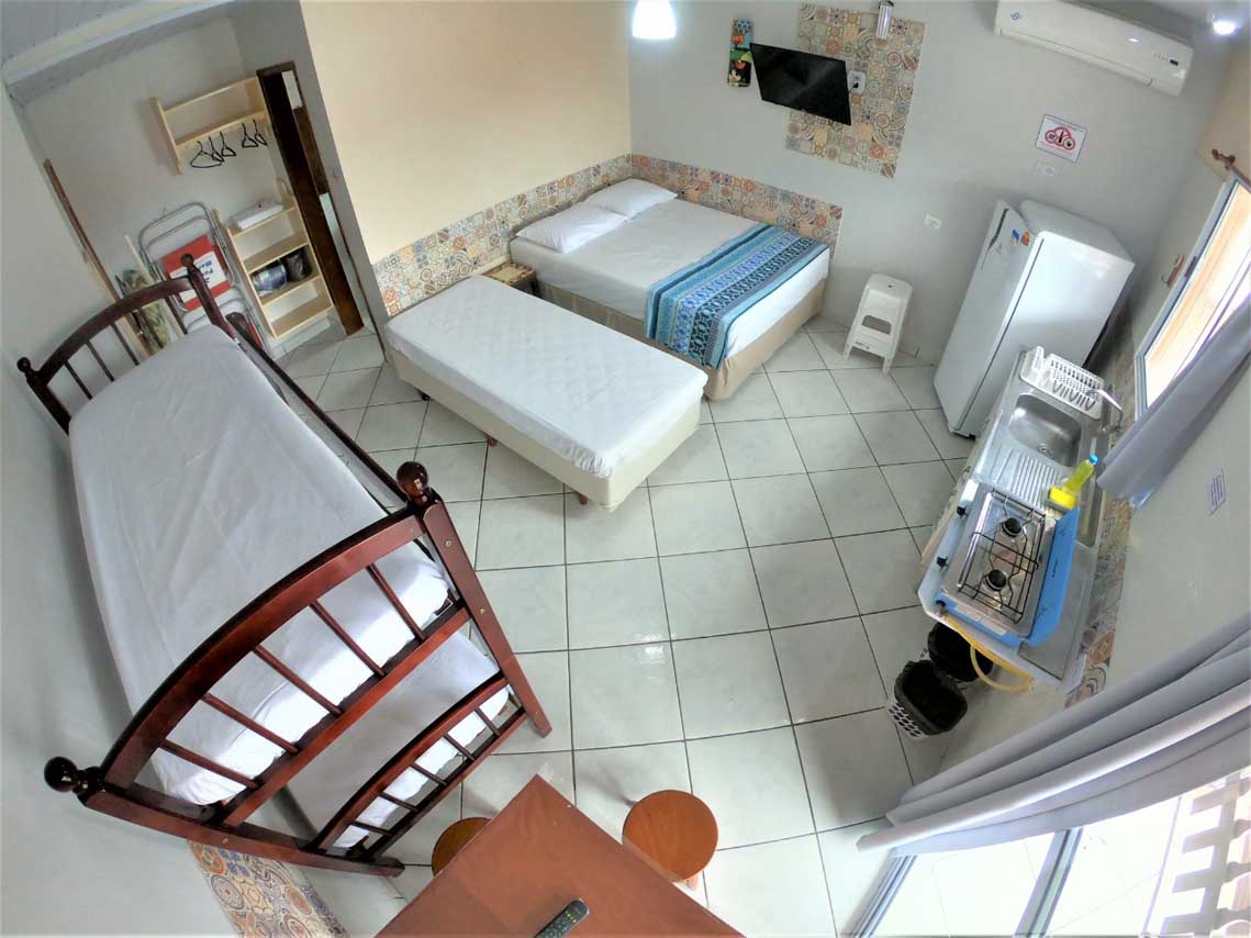 quarto-quatro-pessoas-pousada-hotel-morimoto-bertioga-img-0005